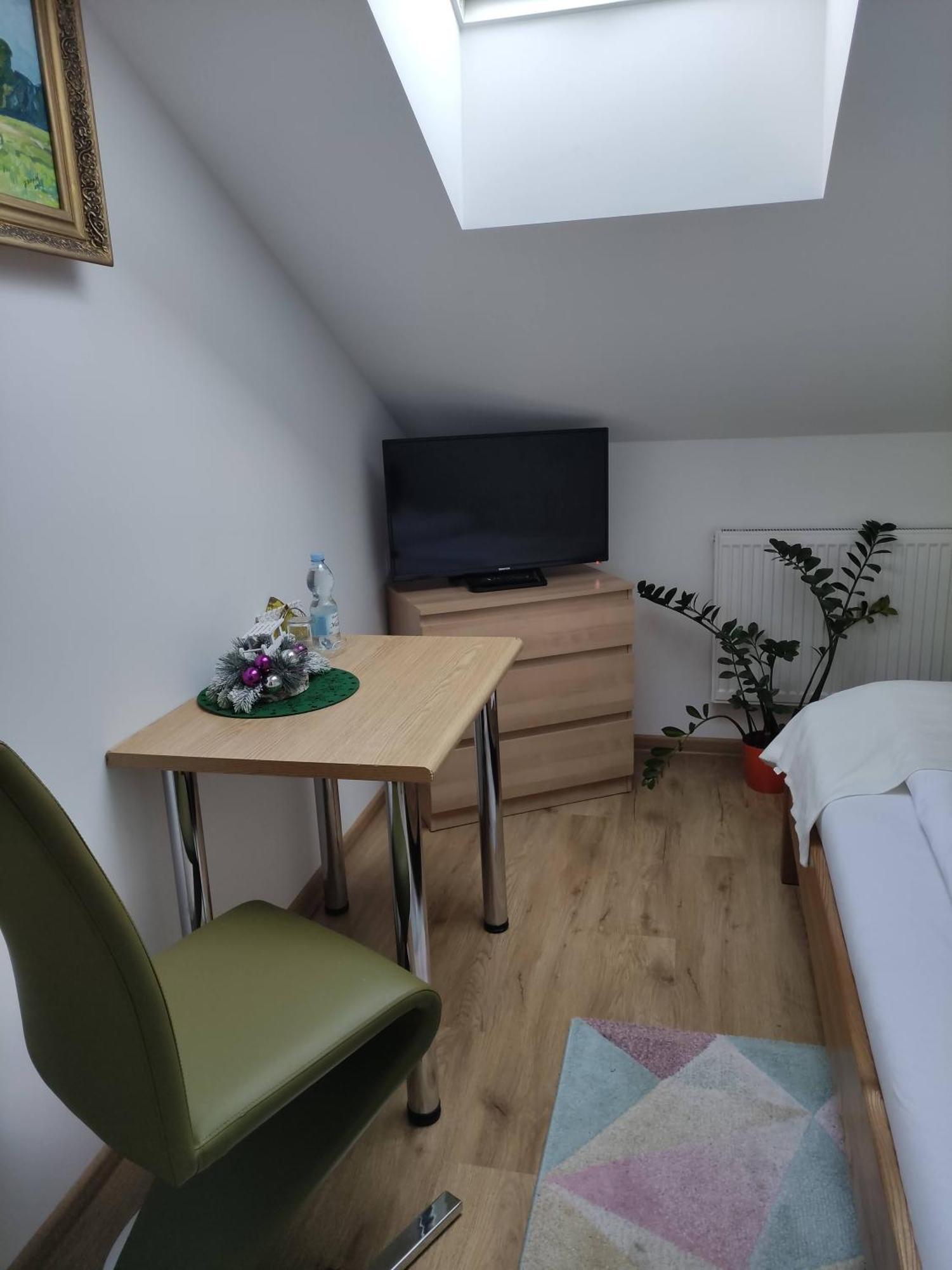 Homestay Strozowka Горлице Екстериор снимка